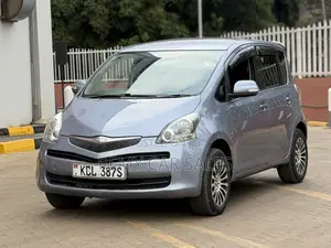 Toyota Ractis 2010 Blue
