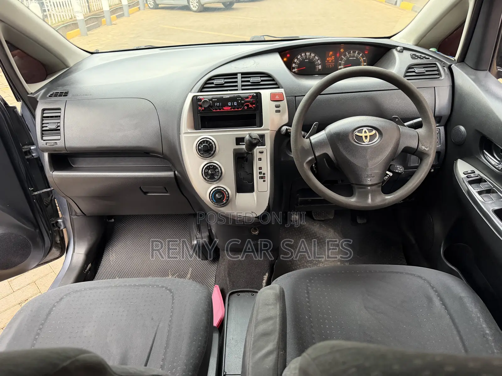 Toyota Ractis 2010 Blue