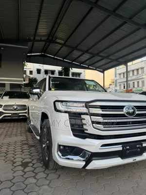 Toyota Land Cruiser 2023 White