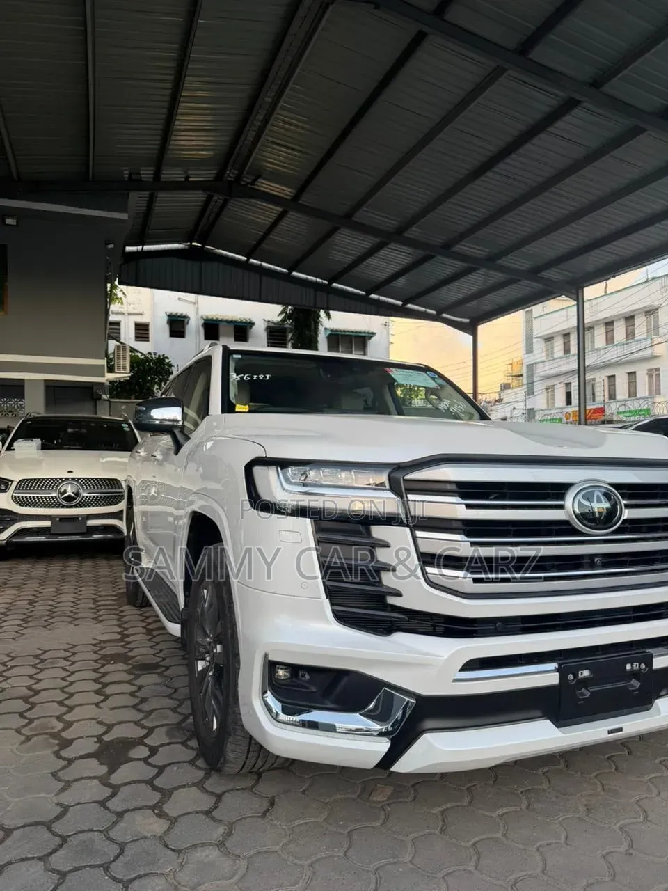 Toyota Land Cruiser 2023 White