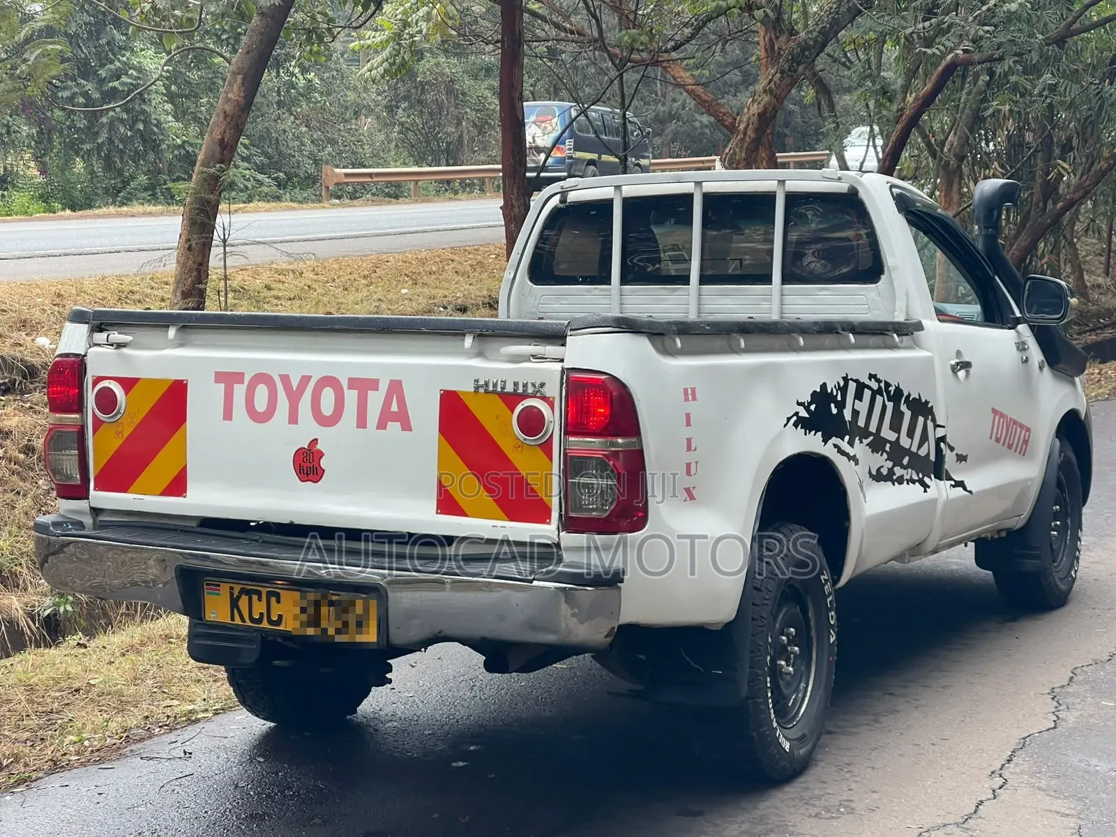 Toyota Hilux 2011 White