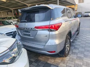 Toyota Fortuner 2019 Silver