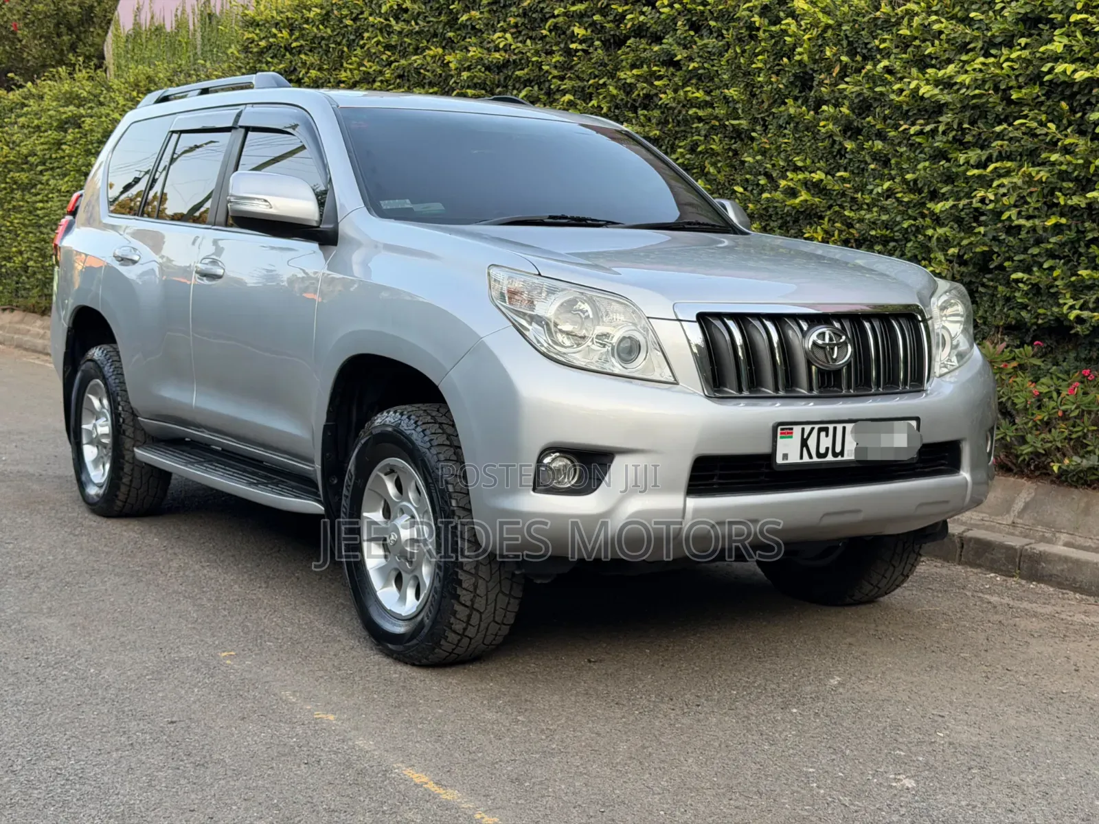 Toyota Land Cruiser Prado 2013