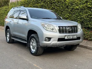 Toyota Land Cruiser Prado 2013
