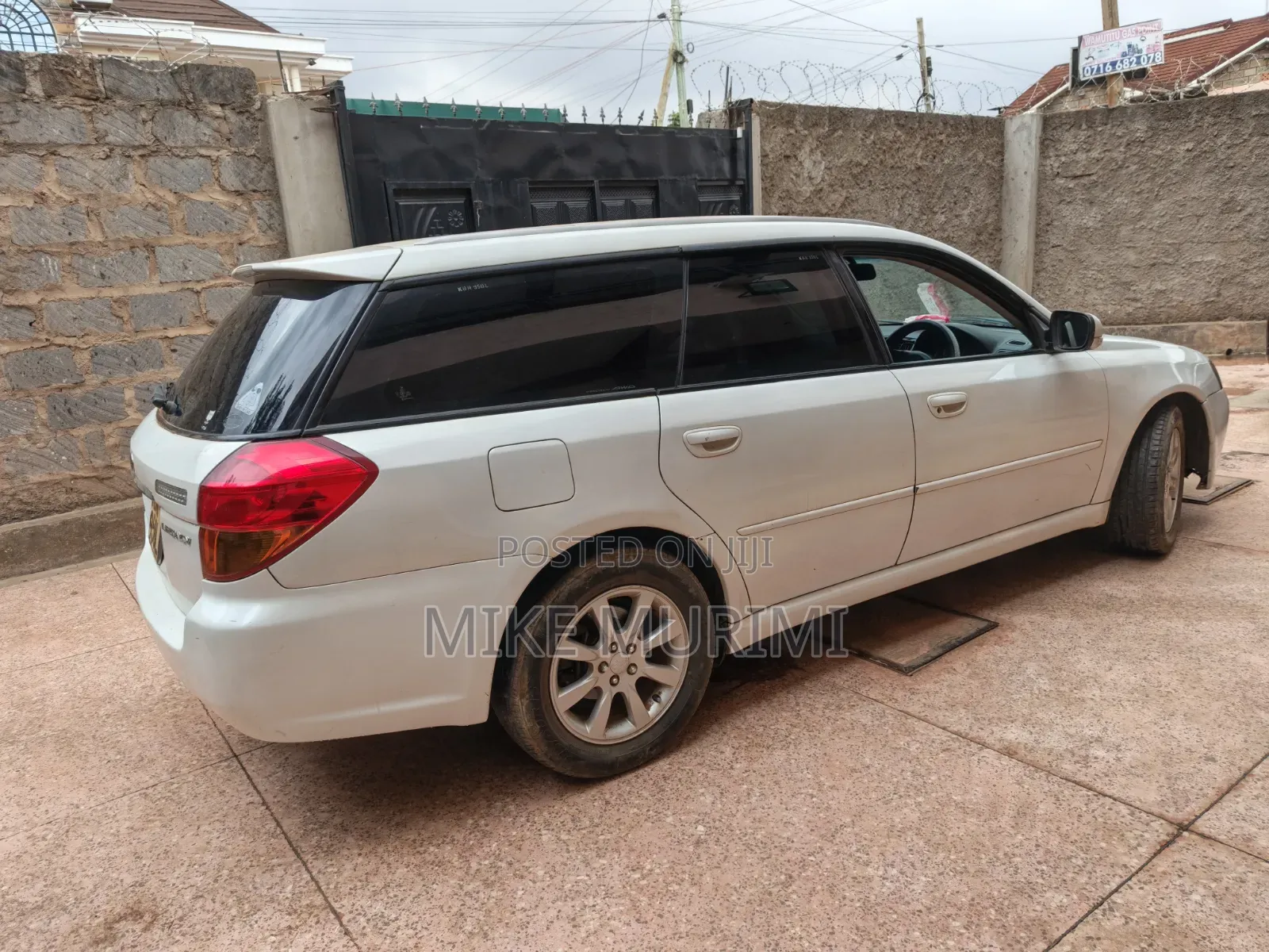 Subaru Legacy 2005 Pearl