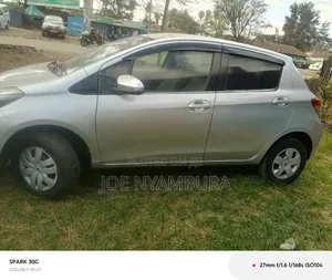 Toyota Vitz 2011 Silver
