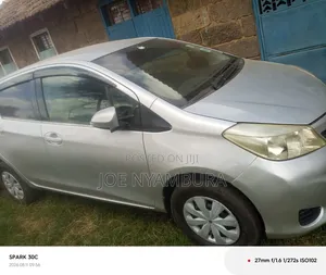 Toyota Vitz 2011 Silver