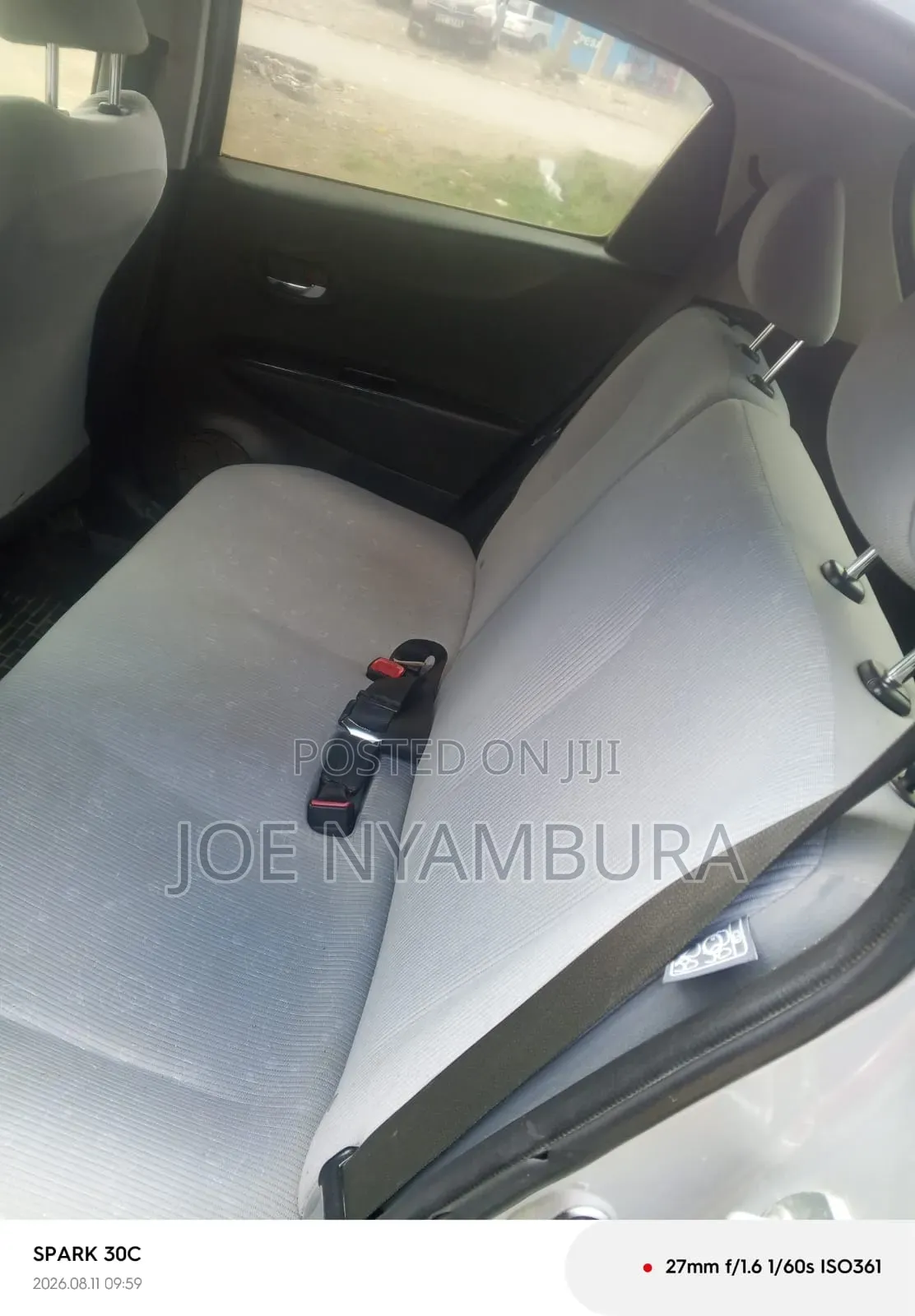 Toyota Vitz 2011 Silver