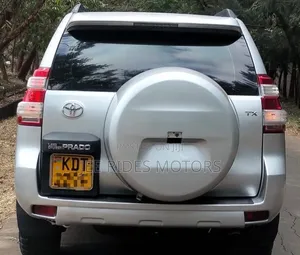Toyota Land Cruiser Prado 2013