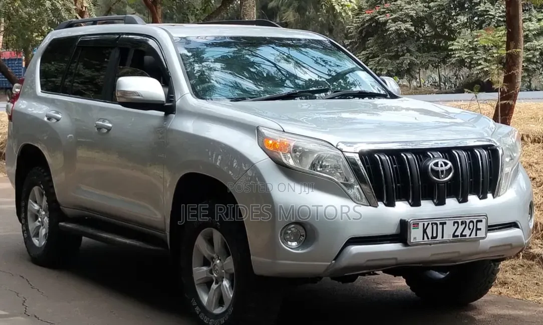 Toyota Land Cruiser Prado 2013