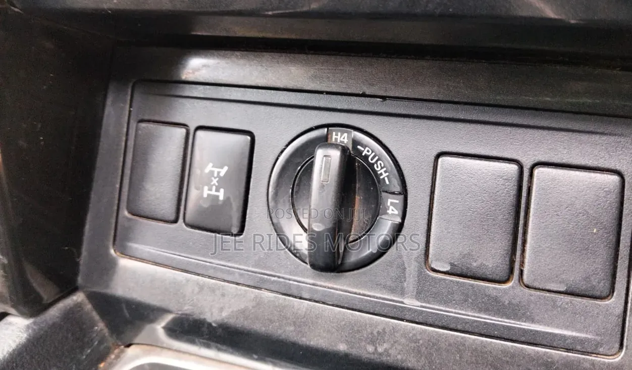 Toyota Land Cruiser Prado 2013