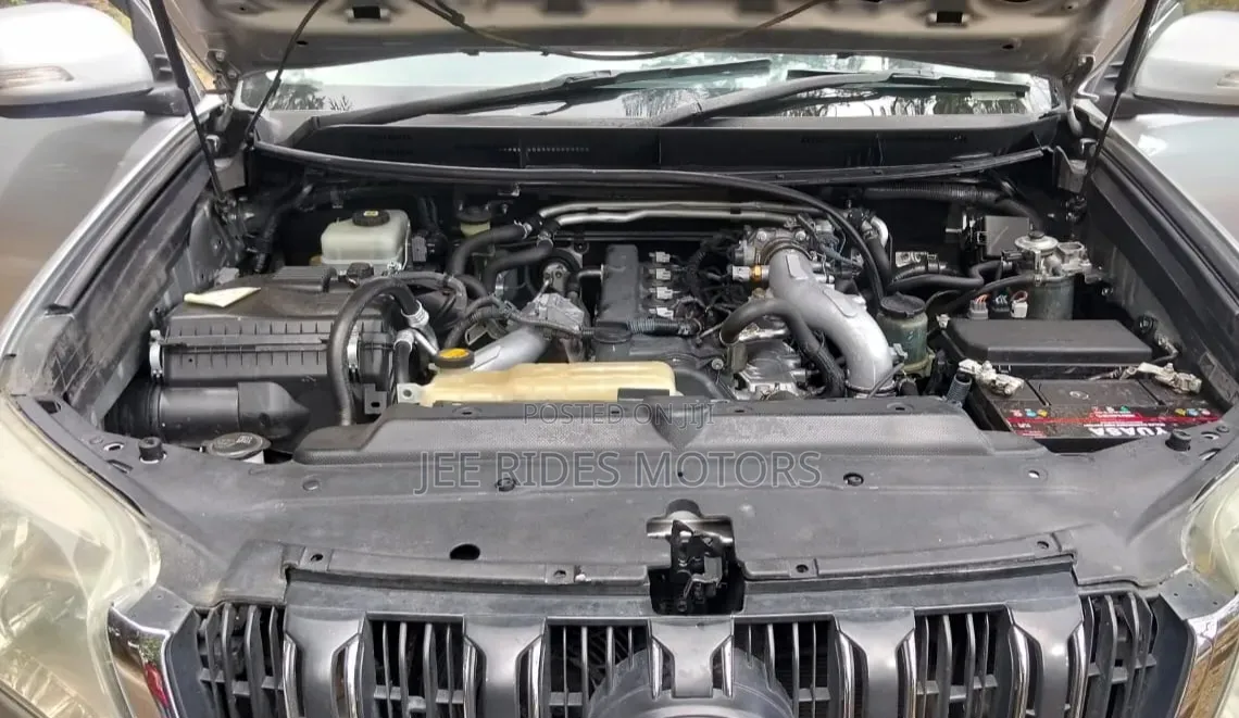 Toyota Land Cruiser Prado 2013