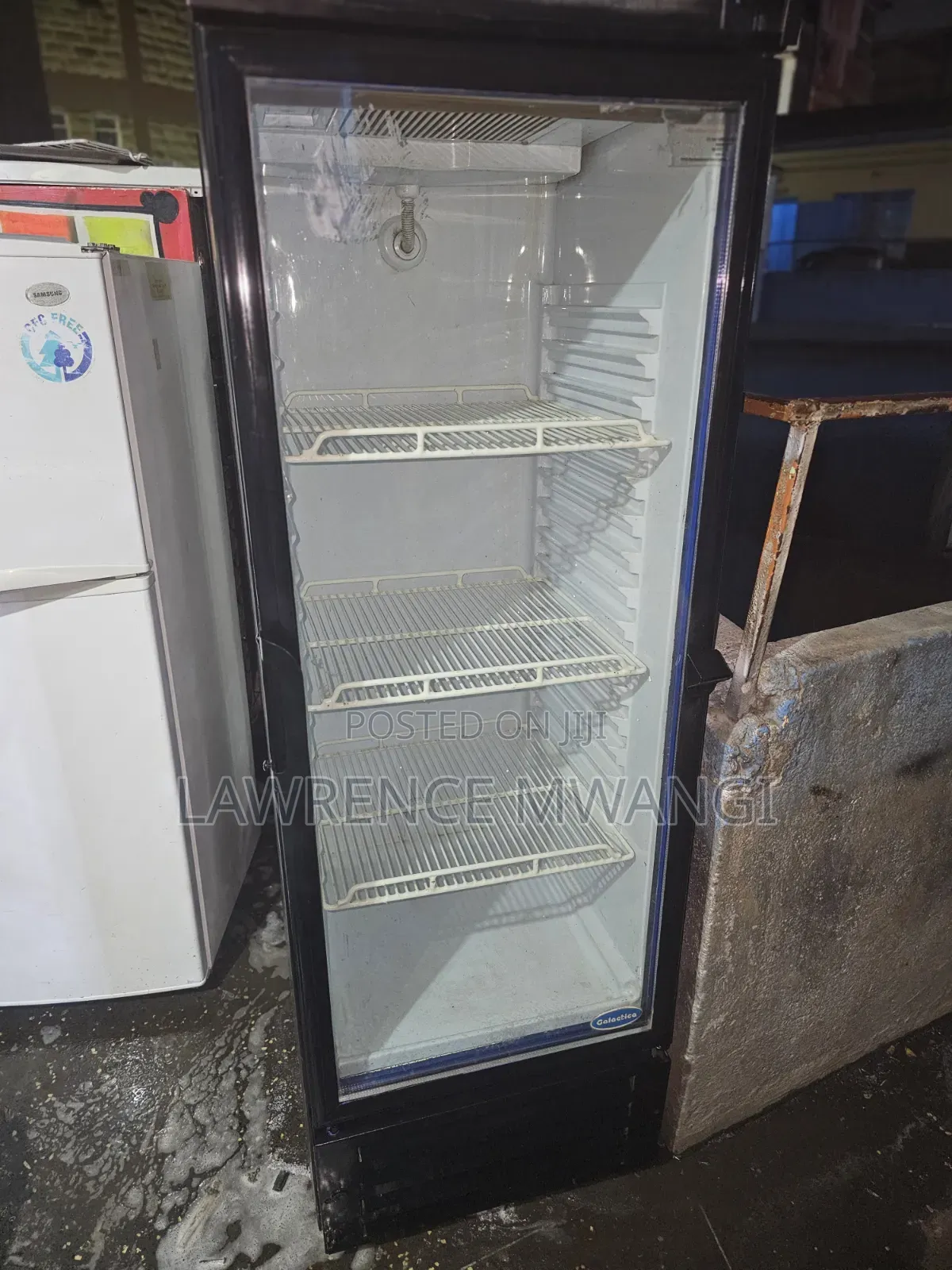 Display Fridge 340 Litrs