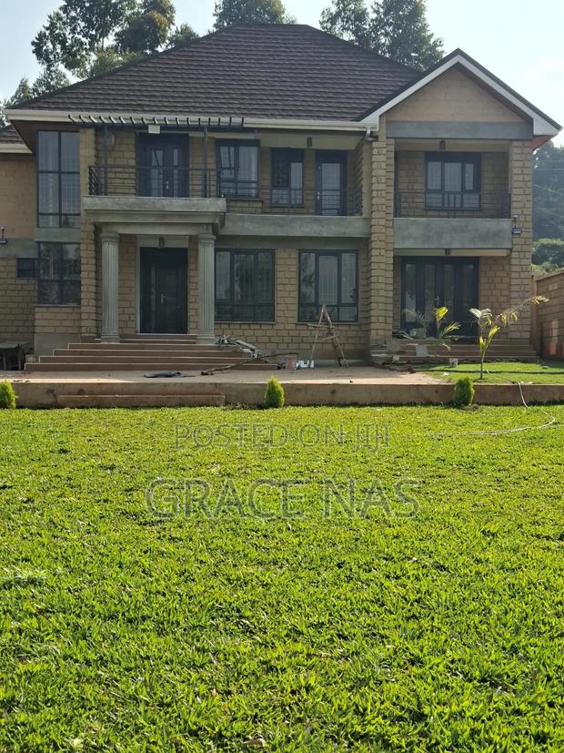 5bdrm Maisonette in Kerarapon Rise for sale