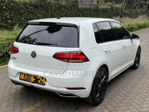 Volkswagen Golf TSI SE FWD 2018 White