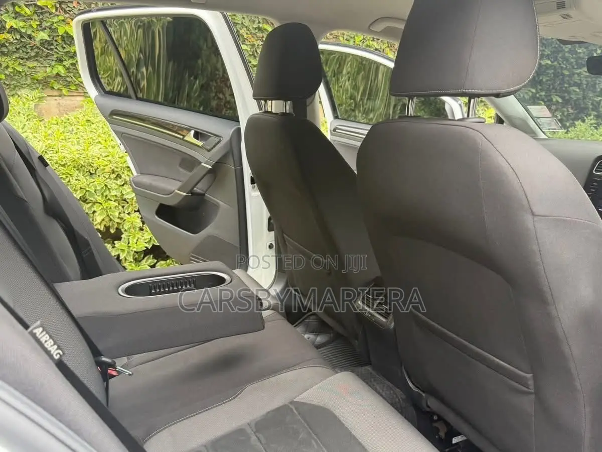 Volkswagen Golf TSI SE FWD 2018 White