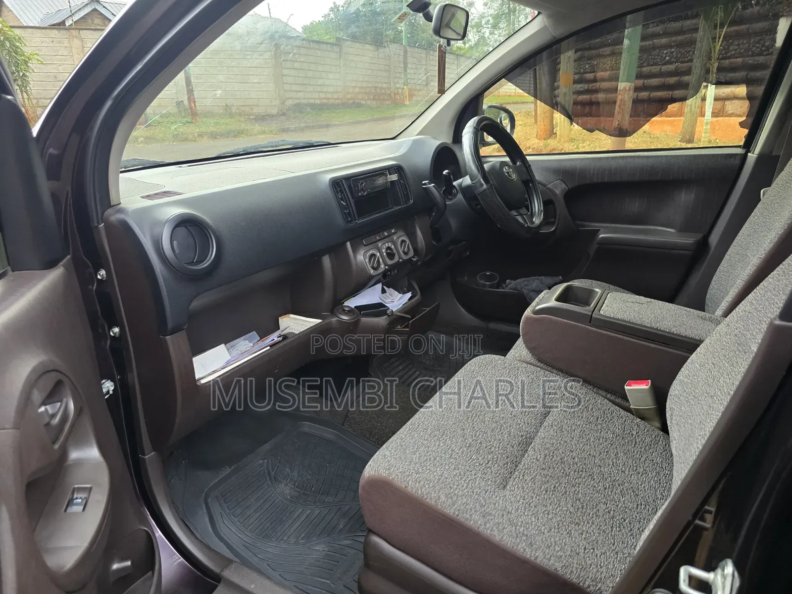 Toyota Passo 2013 Maroon