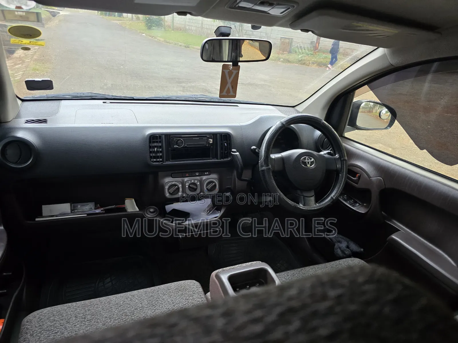 Toyota Passo 2013 Maroon