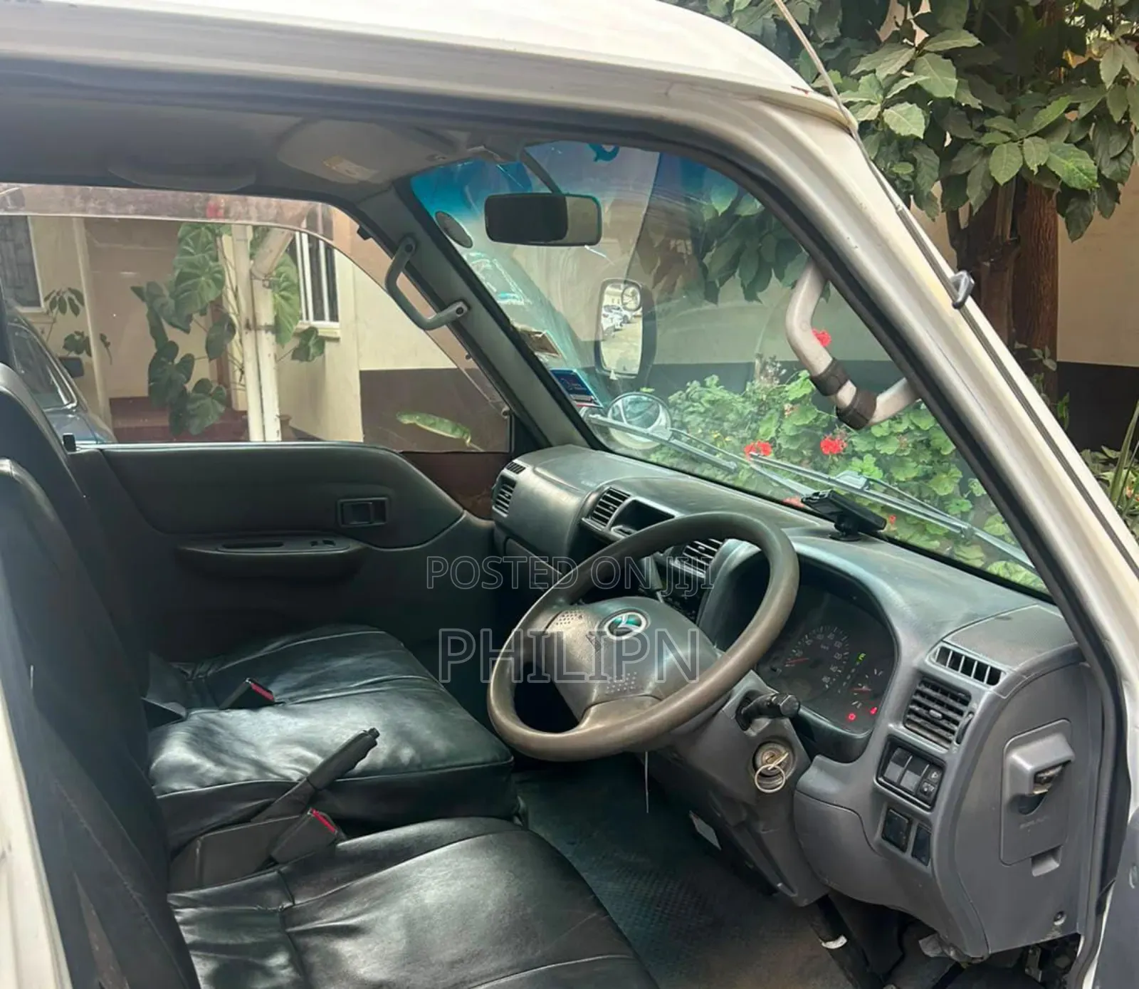 Nissan Vanette 2013 White