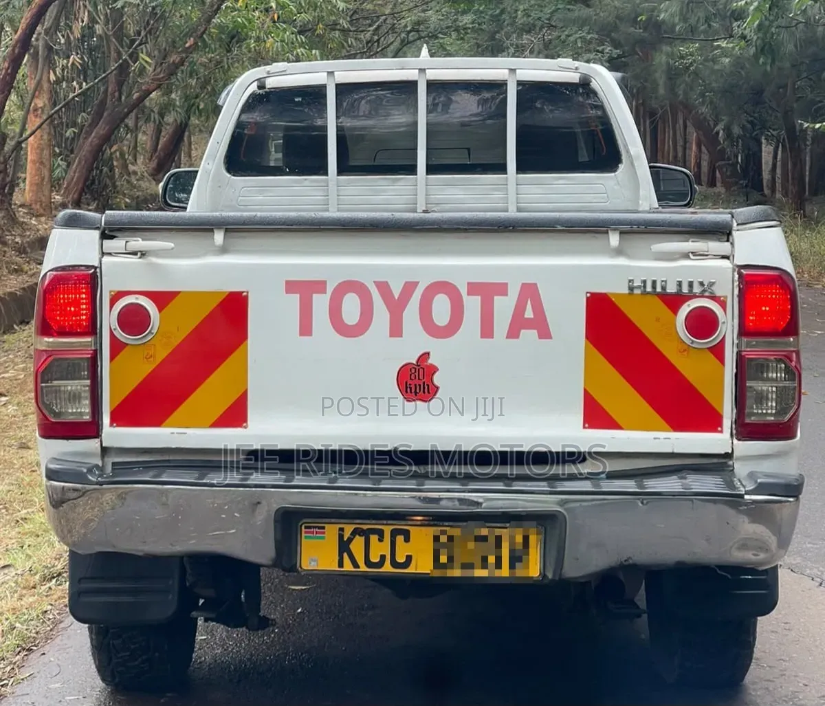 Toyota Hilux 2011 Off white