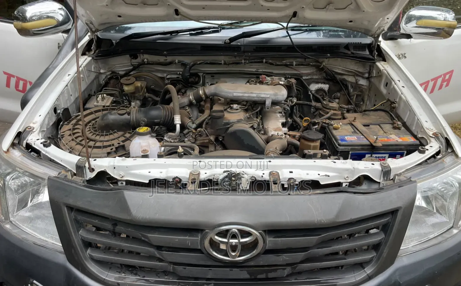 Toyota Hilux 2011 Off white