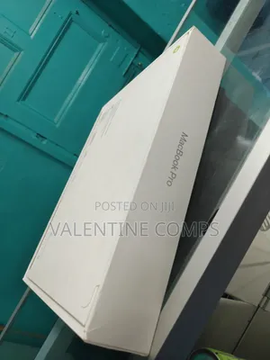 New Laptop Apple MacBook Pro 2025 M5 24GB Apple M5 SSD 1T