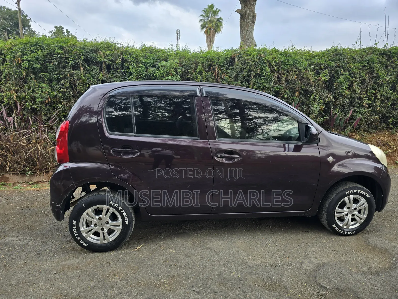 Toyota Passo 2013 Maroon
