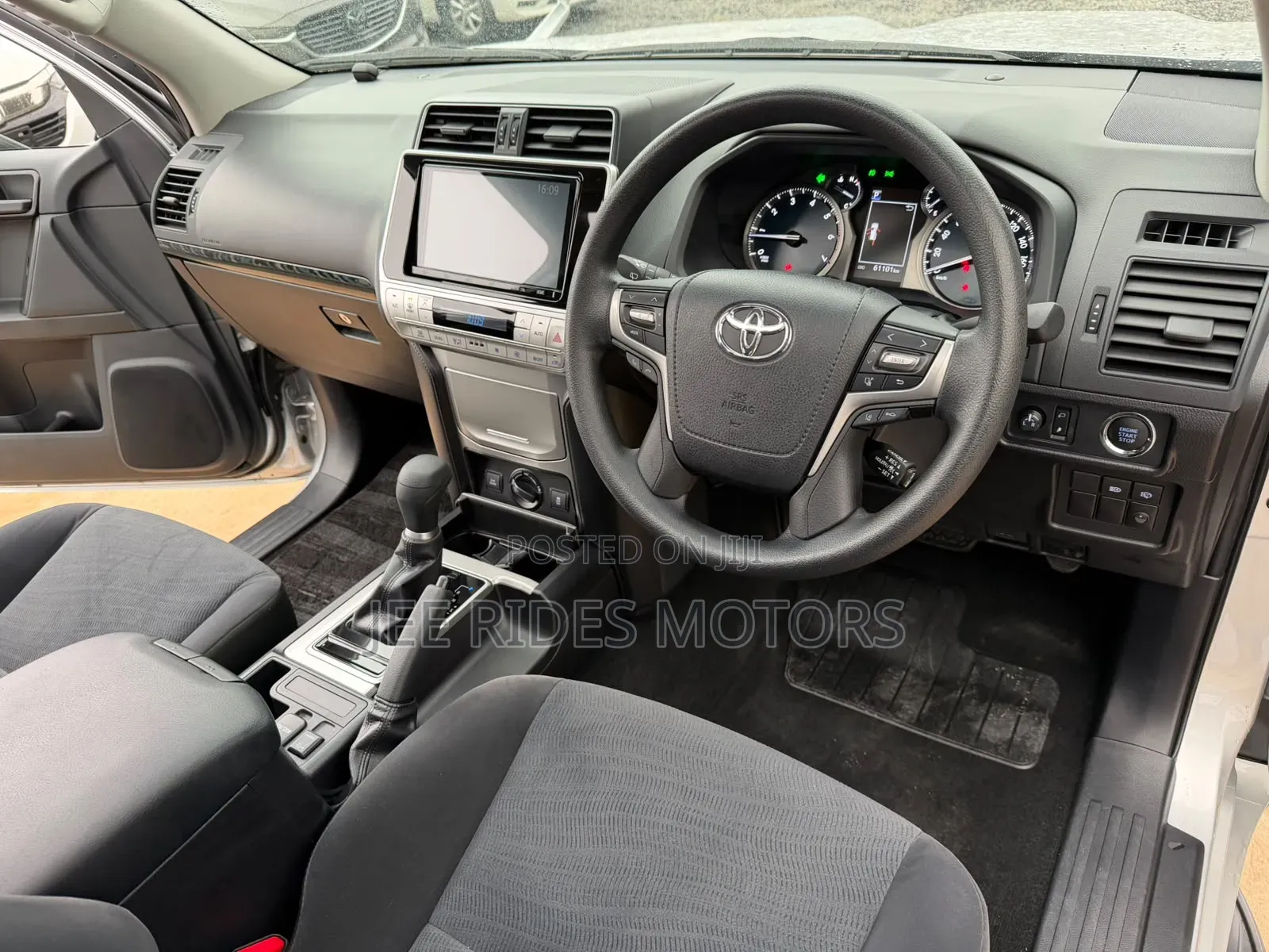 Toyota Land Cruiser Prado 2019 Silver