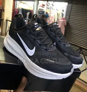 Vomero 18 Zoomx Runners
