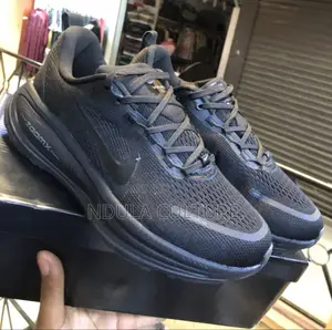 Vomero 18 Zoomx Runners