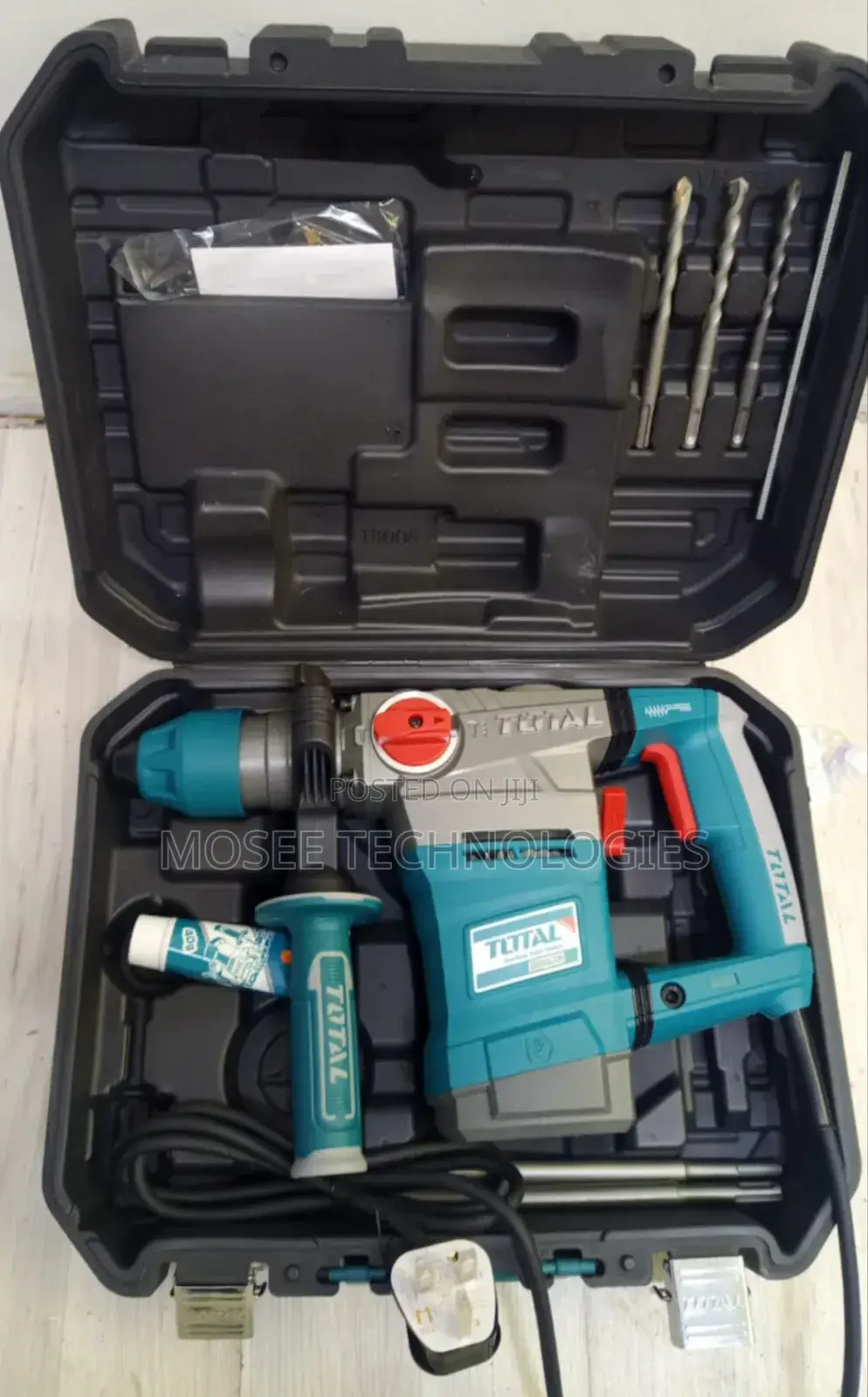 TOTAL Electric Rotary Hammer Drill With Case