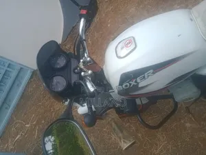 Bajaj Boxer 2019 White