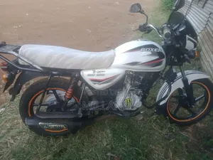 Bajaj Boxer 2019 White