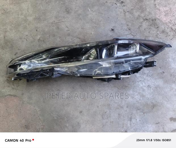Harrier 2015 Head Lamp