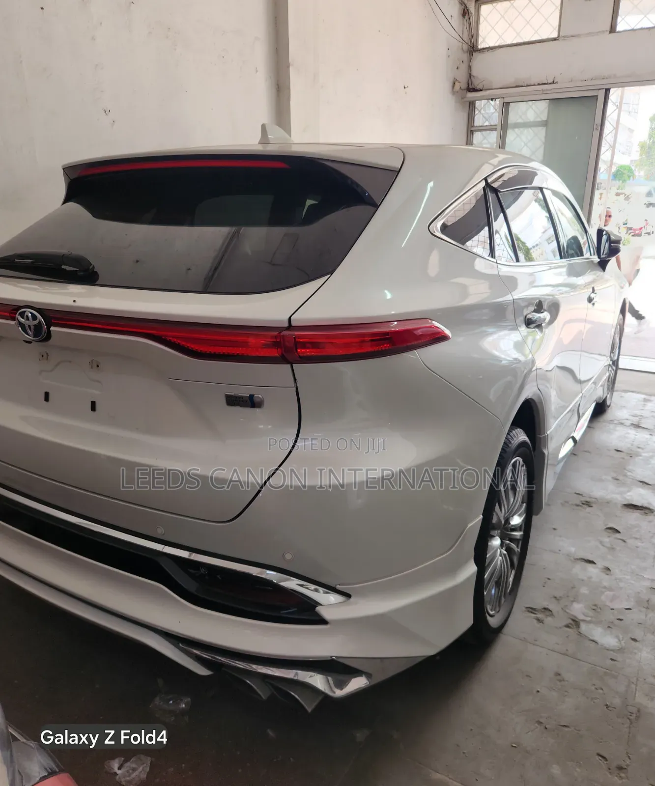 Toyota Harrier 2.5 Hybrid 2021 White