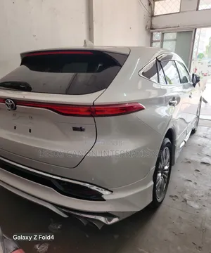 Toyota Harrier 2.5 Hybrid 2021 White
