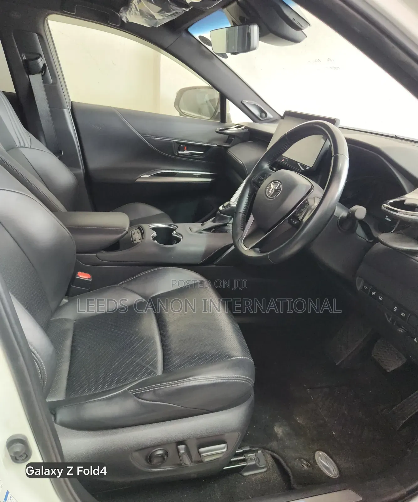 Toyota Harrier 2.5 Hybrid 2021 White