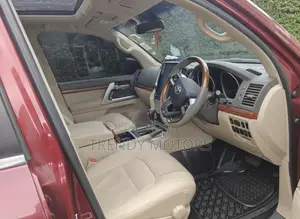 Toyota Land Cruiser 2014 Red