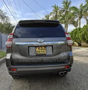 Toyota Land Cruiser Prado 2016 Gray