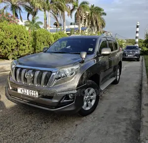 Toyota Land Cruiser Prado 2016 Gray