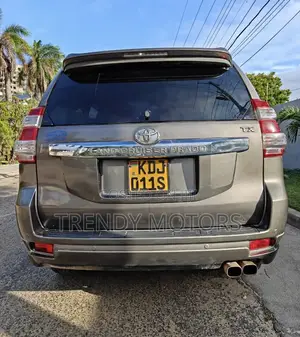 Toyota Land Cruiser Prado 2016 Gray