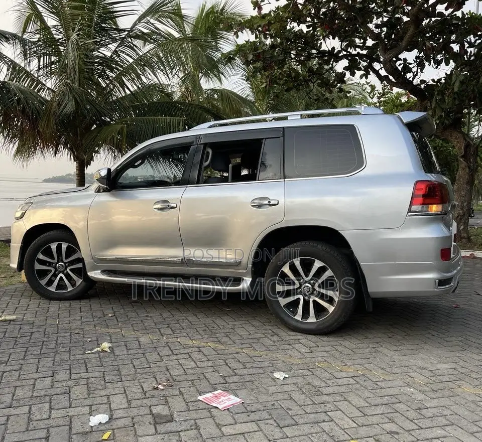 Toyota Land Cruiser 2008 Silver
