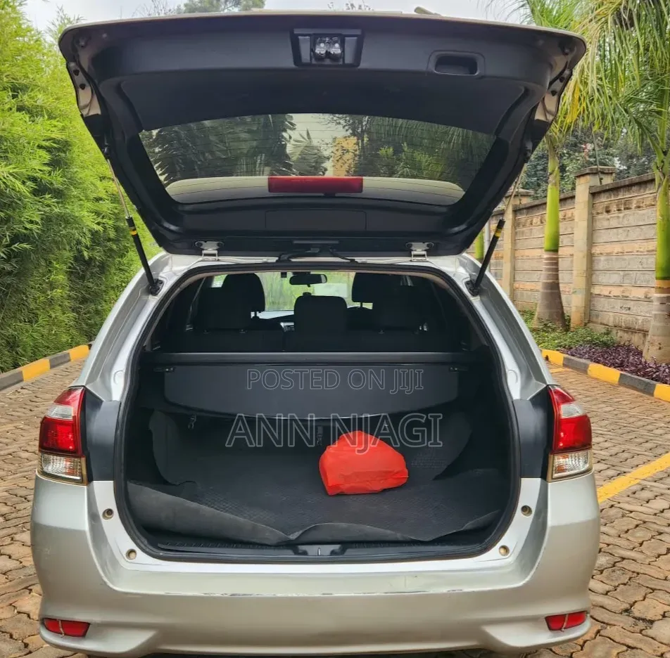 Toyota Corolla Fielder 2017 Silver