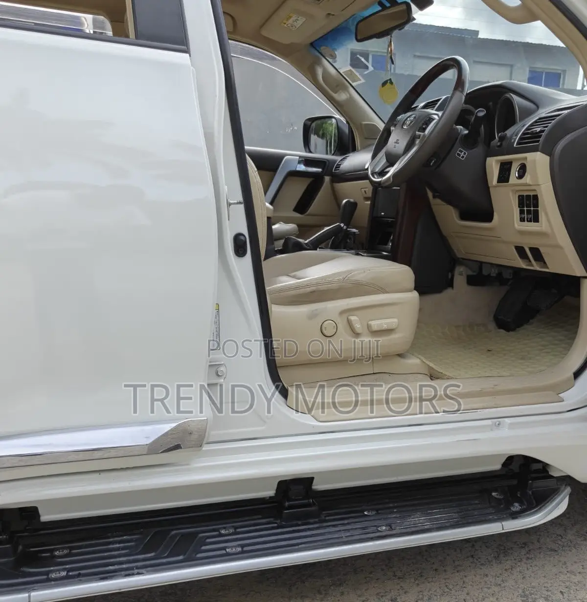 Toyota Land Cruiser Prado 2015 White