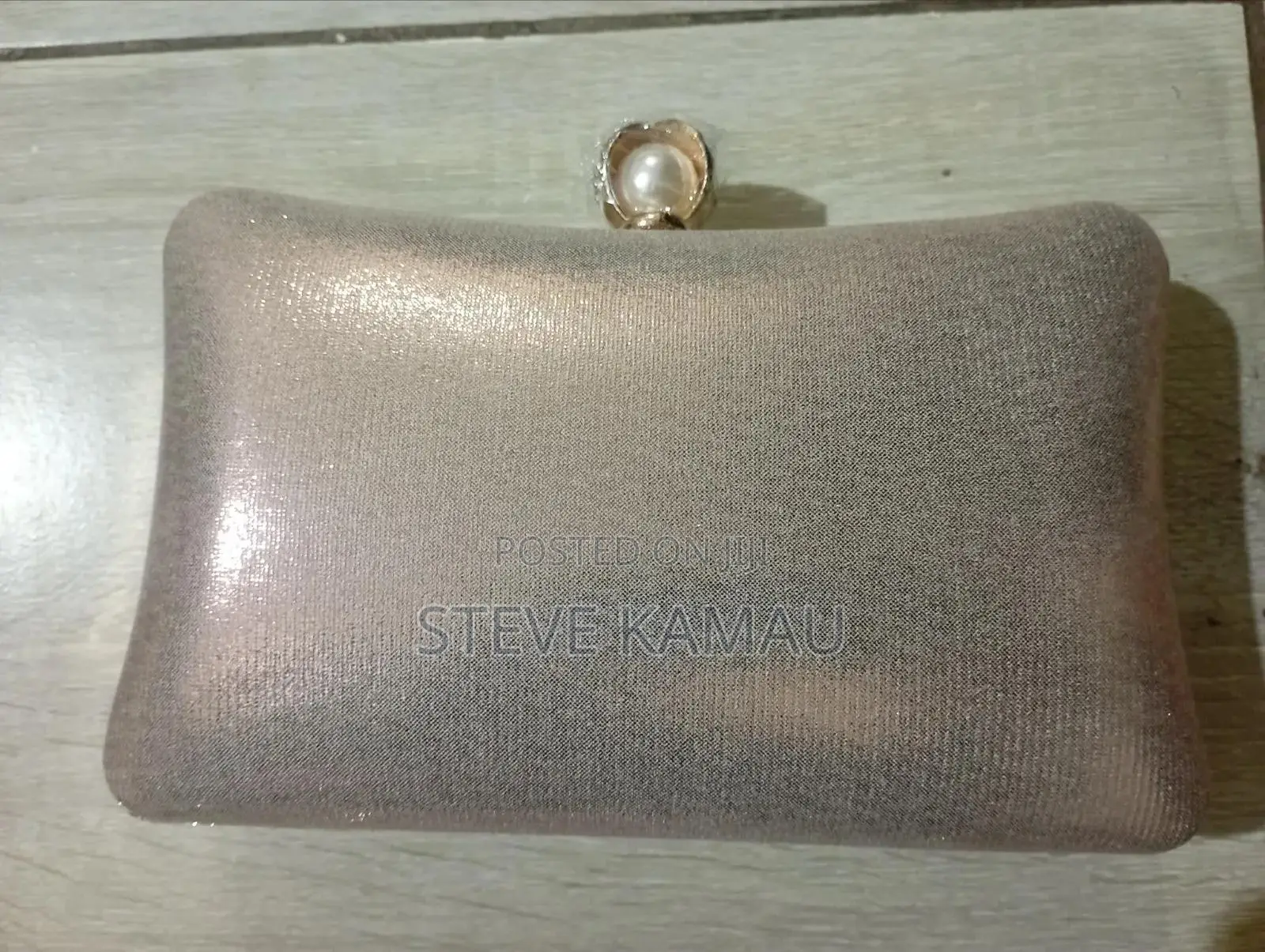 Stunning Party Clutch Evening Event Bag With Handle or Shoulder Chain