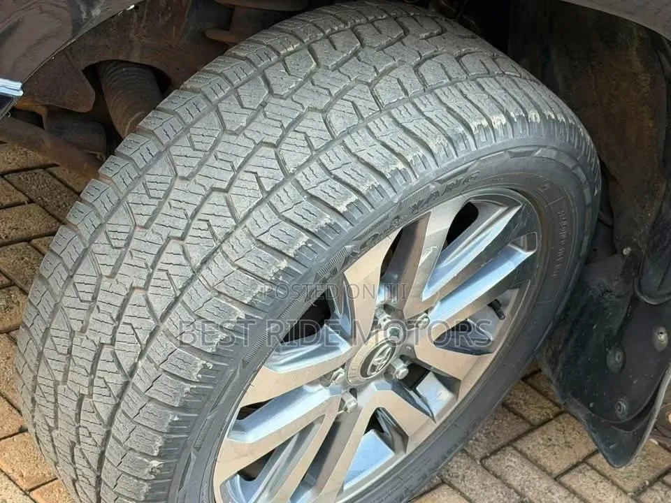 Toyota Land Cruiser 4.6 V8 ZX 2010 Black