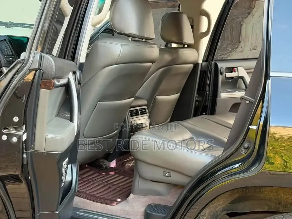 Toyota Land Cruiser 4.6 V8 ZX 2010 Black
