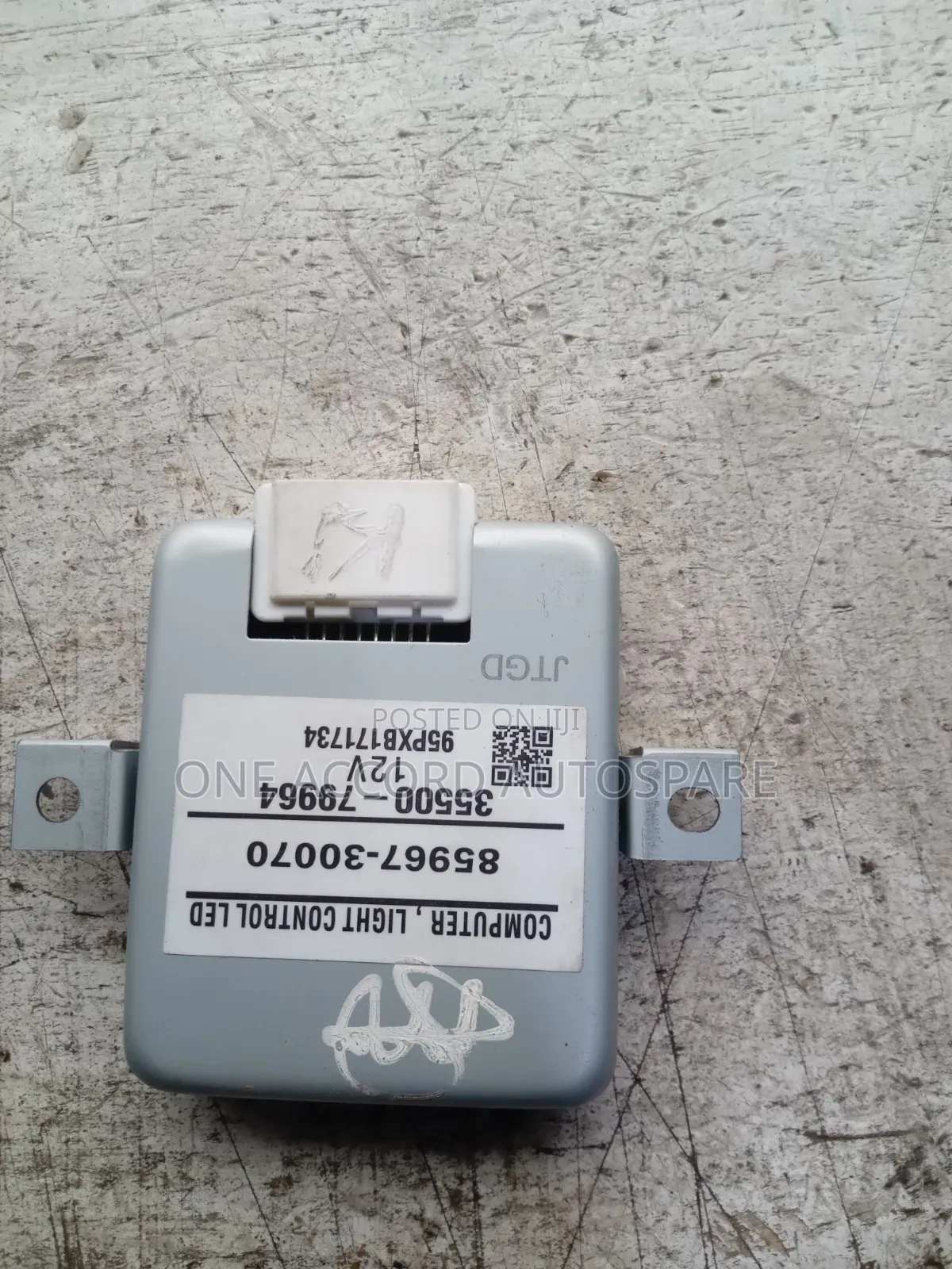 Toyota Hiace Headlight Controller/Computer
