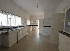5bdrm House in Muthangari for rent