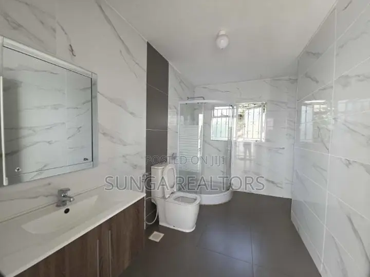 5bdrm House in Muthangari for rent